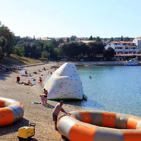 Apartment By The Sea Pjescana Uvala, - 20800 *