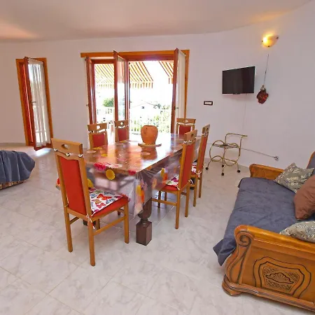 Apartment By The Sea Pjescana Uvala, - 20800 *