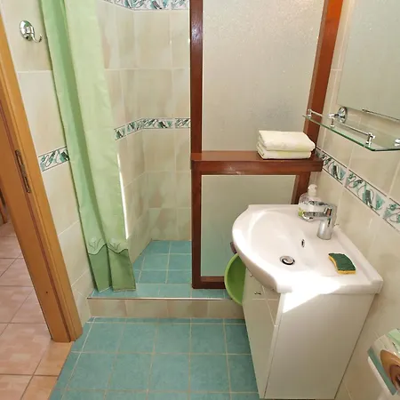 Apartment By The Sea Pjescana Uvala, - 20800 *
